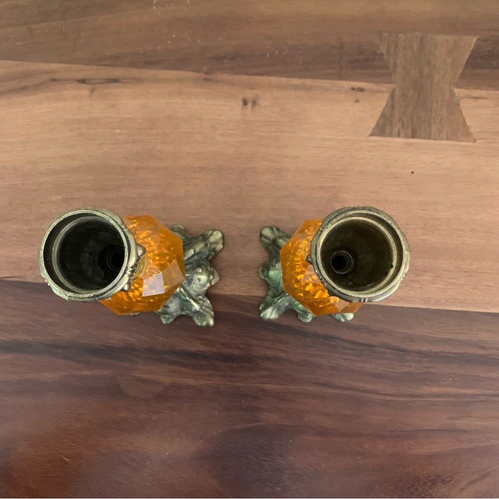 Vintage pair of brass and amber lucite candlesticks. - Picture 3 of 3